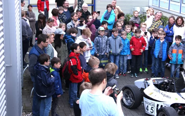 53_kinderuni_brs_motorsport_sta_20170427_foto_c._pesch_teasercut.jpg (DE)