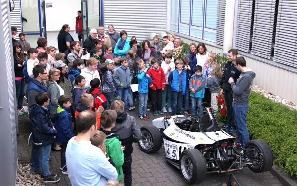 54_kinderuni_brs_motorsport_sta_20170427_foto_c._pesch.jpg (DE)