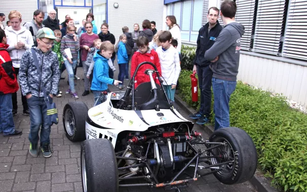 55_kinderuni_brs_motorsport_sta_20170427_foto_c._pesch.jpg (DE)