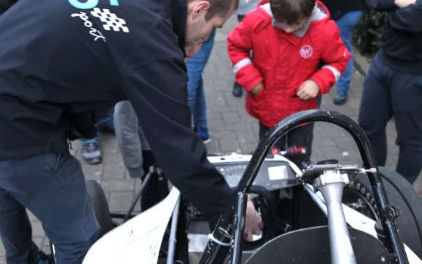 59_kinderuni_brs_motorsport_sta_20170427_foto_c._pesch.jpg (DE)