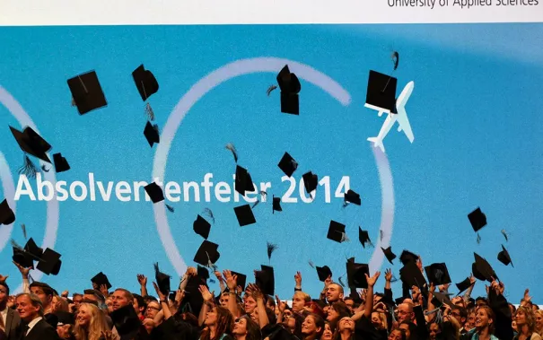 absolventenfeier2014_foto_sarah_sondermann_abschlussfoto_3.jpg (DE)