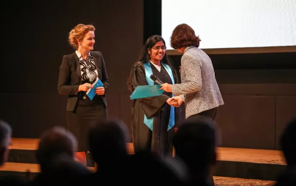 absolventenfeier2014_foto_sarah_sondermann_img_2673.jpg (DE)