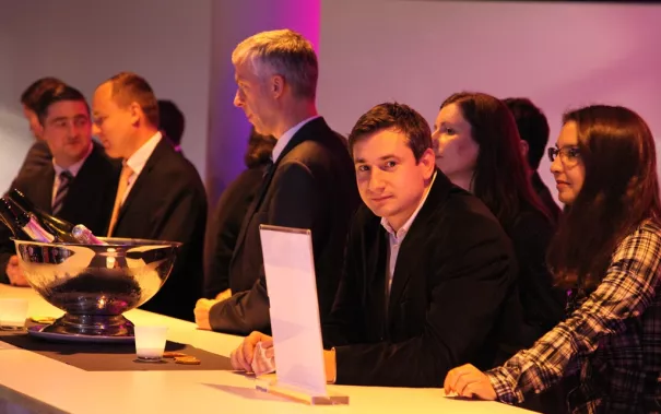 absolventenfeier_2014_party_foto_e._tritschler_img_4470.jpg (DE)