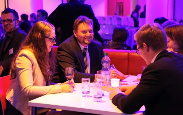 absolventenfeier_2014_party_foto_e._tritschler_img_4505.jpg (DE)