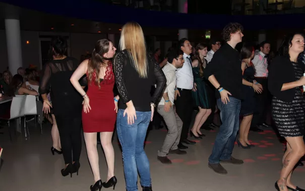 absolventenfeier_2014_party_foto_e._tritschler_img_4594.jpg (DE)