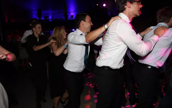 absolventenfeier_2014_party_foto_e._tritschler_img_4614.jpg (DE)