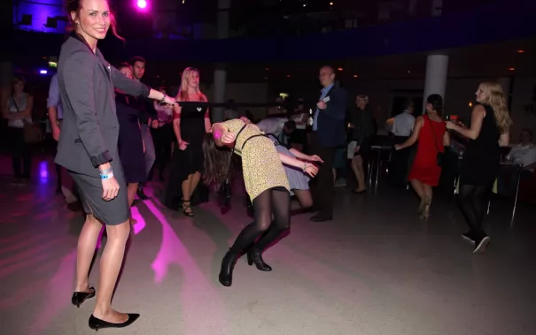 absolventenfeier_2014_party_foto_e._tritschler_img_4652.jpg (DE)