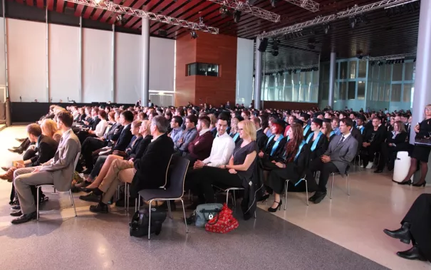 absolventenfeier_2014_web_foto_e._tritschler_16.jpg (DE)