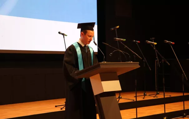 absolventenfeier_2014_web_foto_e._tritschler_28.jpg (DE)