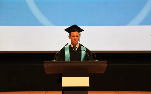 absolventenfeier_2014_web_foto_e._tritschler_29.jpg (DE)