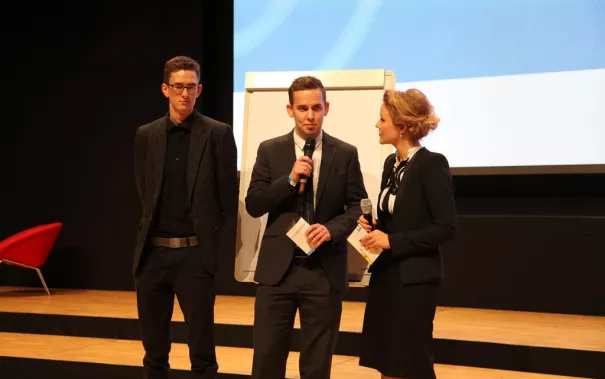 absolventenfeier_2014_web_foto_e._tritschler_30.jpg (DE)