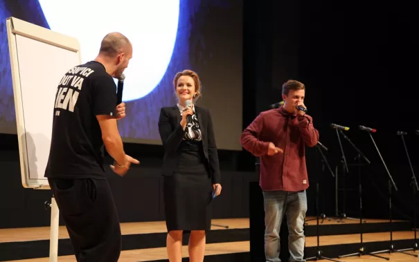 absolventenfeier_2014_web_foto_e._tritschler_44.jpg (DE)