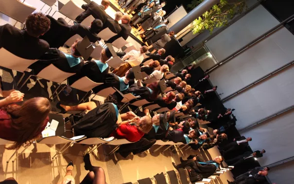 absolventenfeier_2014_web_foto_e._tritschler_89.jpg (DE)