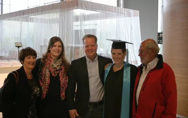 absolventenfeier_2014_web_foto_j._kuestenmacher_0219.jpg (DE)