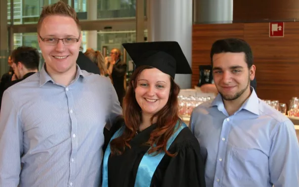 absolventenfeier_2014_web_foto_j._kuestenmacher_0242.jpg (DE)