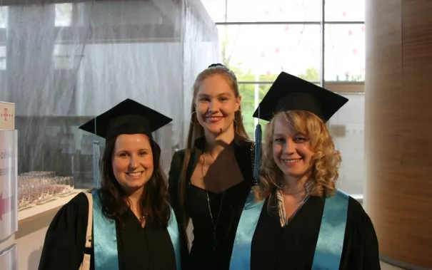 absolventenfeier_2014_web_foto_j._kuestenmacher_0270.jpg (DE)