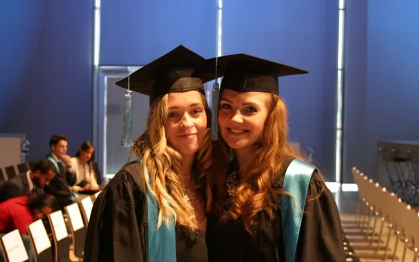 absolventenfeier_2014_web_foto_j._kuestenmacher_0277.jpg (DE)