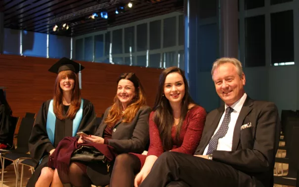 absolventenfeier_2014_web_foto_j._kuestenmacher_0290.jpg (DE)