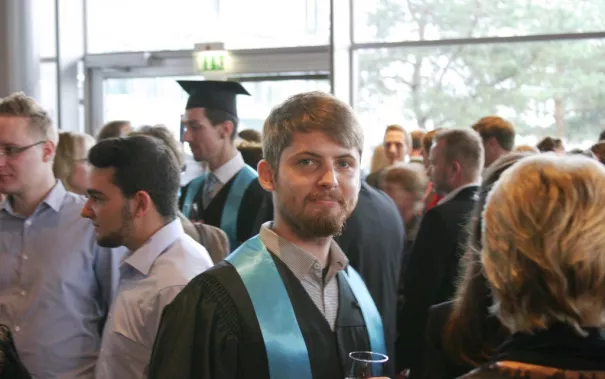 absolventenfeier_2014_web_foto_j._kuestenmacher_0318.jpg (DE)