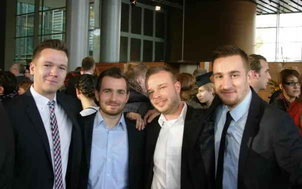 absolventenfeier_2014_web_foto_j._kuestenmacher_0353.jpg (DE)