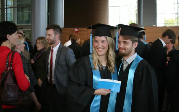 absolventenfeier_2014_web_foto_j._kuestenmacher_0356.jpg (DE)