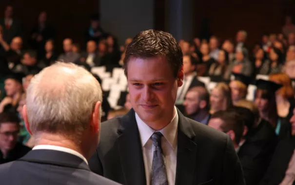 absolventenfeier_2014_web_foto_j._kuestenmacher_0500.jpg (DE)