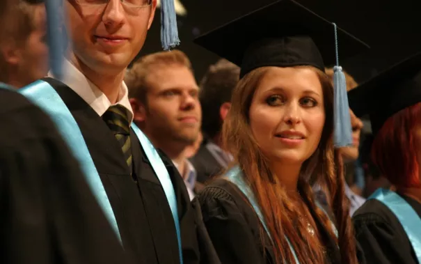 absolventenfeier_2014_web_foto_j._kuestenmacher_0514.jpg (DE)