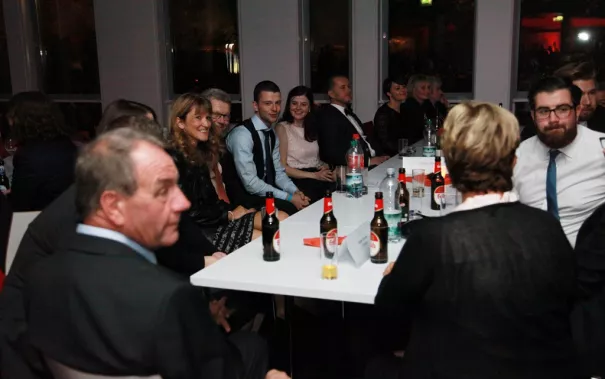 absolventenfeier_2015_party_20151024_foto_e._tritschler_img_8517.jpg (DE)