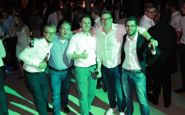 absolventenfeier_2015_party_20151024_foto_e._tritschler_img_8534.jpg (DE)