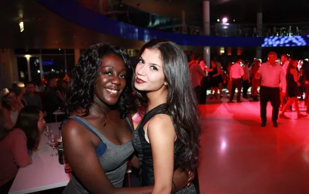 absolventenfeier_2015_party_20151024_foto_e._tritschler_img_8548.jpg (DE)