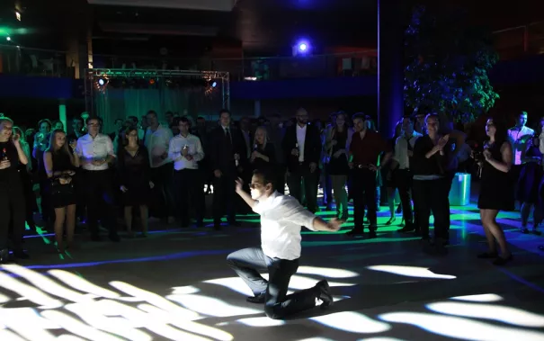 absolventenfeier_2015_party_20151024_foto_e._tritschler_img_8567.jpg (DE)