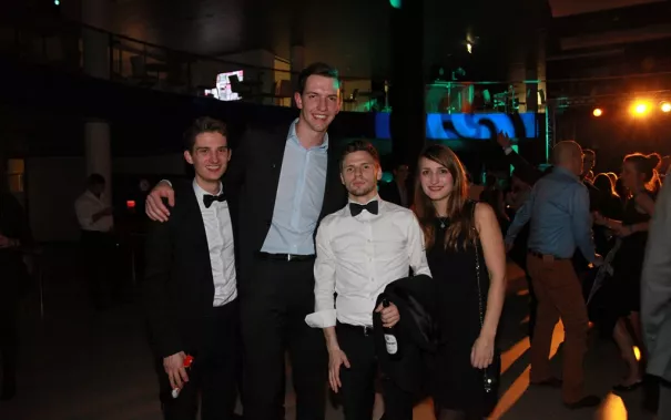 absolventenfeier_2015_party_20151024_foto_e._tritschler_img_8589.jpg (DE)