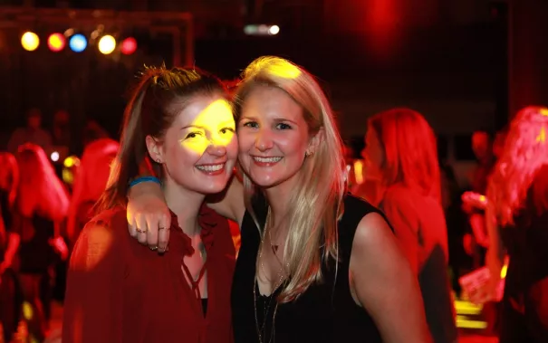 absolventenfeier_2015_party_20151024_foto_e._tritschler_img_8596.jpg (DE)
