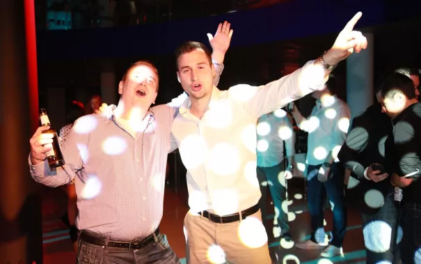 absolventenfeier_2015_party_20151024_foto_e._tritschler_img_8647.jpg (DE)