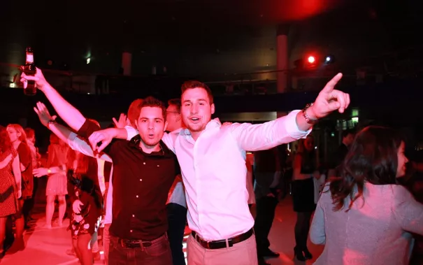 absolventenfeier_2015_party_20151024_foto_e._tritschler_img_8671.jpg (DE)