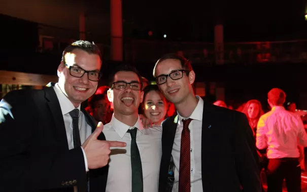 absolventenfeier_2015_party_20151024_foto_e._tritschler_img_8678.jpg (DE)