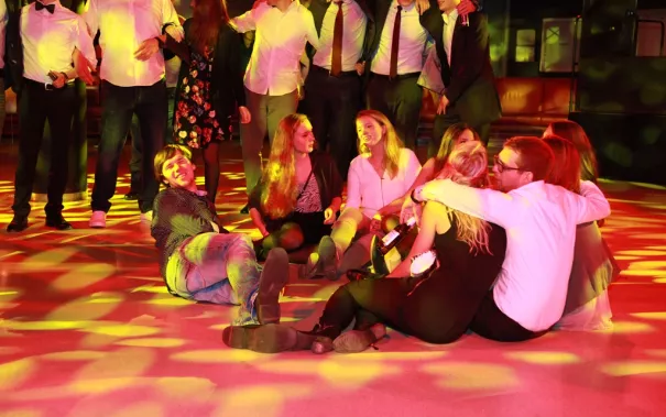 absolventenfeier_2015_party_20151024_foto_e._tritschler_img_8701.jpg (DE)