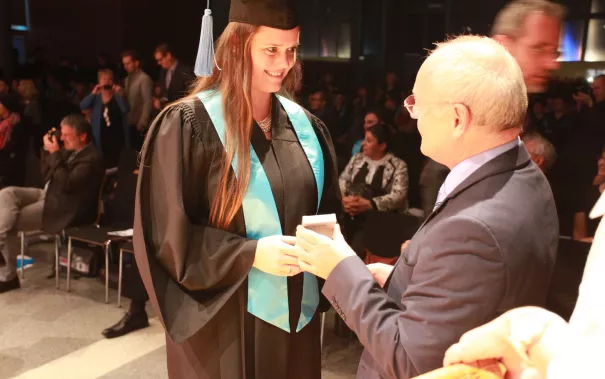 absolventenfeier_2015_telekom-forum_20151024_foto_e._tritschler_img_8464.jpg (DE)