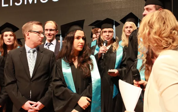 absolventenfeier_2015_telekom-forum_20151024_foto_e._tritschler_img_8474.jpg (DE)