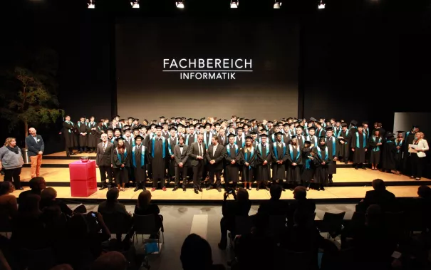 absolventenfeier_2015_telekom-forum_20151024_foto_e._tritschler_img_8487.jpg (DE)