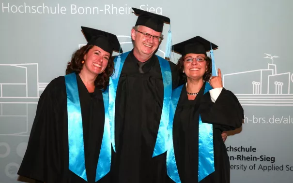 absolventenfeier_2017_alumni_fotowand_20171021_foto_s._sondermann_15.jpg