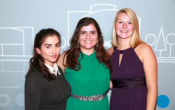 absolventenfeier_2017_alumni_fotowand_20171021_foto_s._sondermann_35.jpg