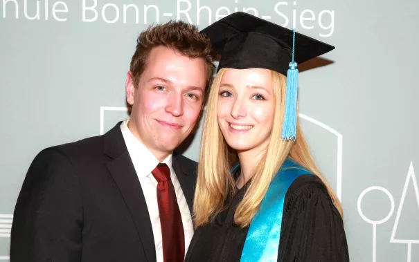 absolventenfeier_2017_alumni_fotowand_20171021_foto_s._sondermann_36.jpg