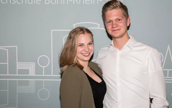 absolventenfeier_2017_alumni_fotowand_20171021_foto_s._sondermann_60.jpg