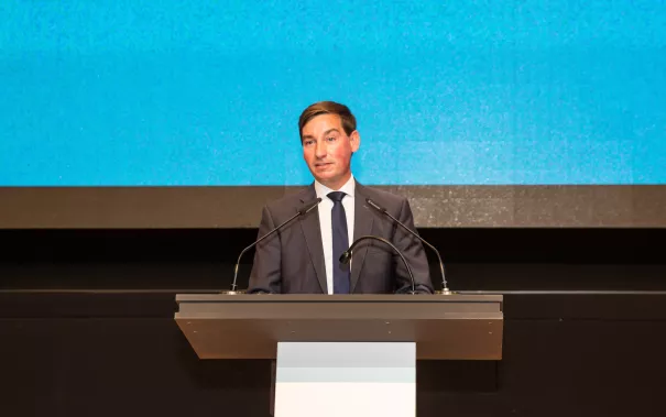 absolventenfeier_2017_festakt_20171021_foto_s._sondermann_02.jpg (DE)