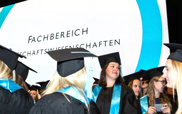 absolventenfeier_2017_festakt_20171021_foto_sarah_sondermann_148.jpg