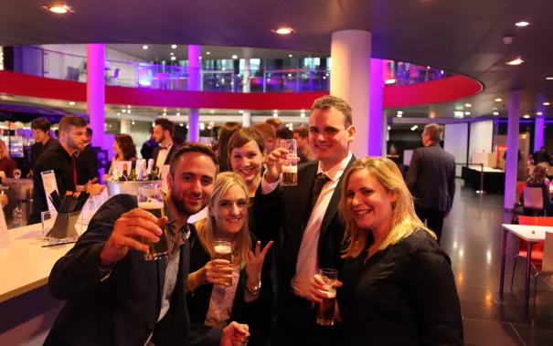 absolventenfeier_2017_party_20171021_foto_j._kuestenmacher_0119.jpg (DE)