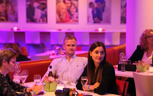 absolventenfeier_2017_party_20171021_foto_j._kuestenmacher_0123.jpg (DE)