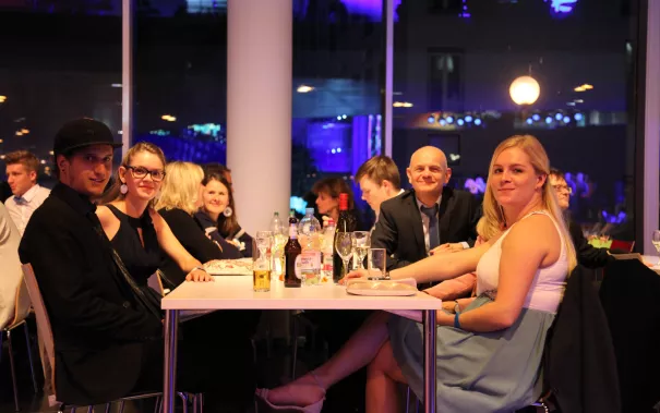 absolventenfeier_2017_party_20171021_foto_j._kuestenmacher_0124.jpg (DE)