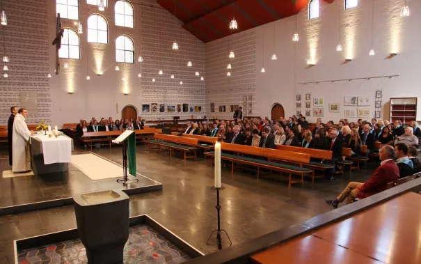 absolventenfeier_gottesdienst_20191026_foto_eva_tritschler_img_6027.jpg (DE)